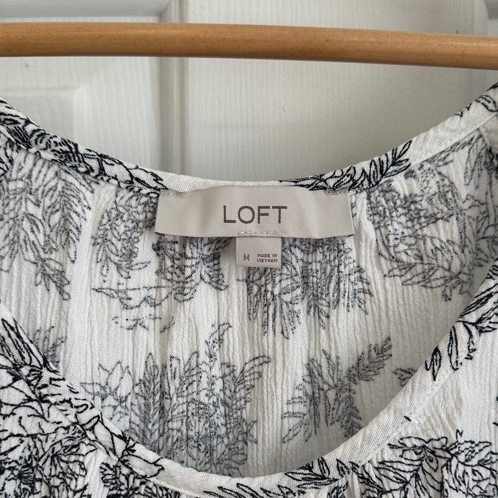LOFT Black and White Floral Tank Top - Picture 2 of 5
